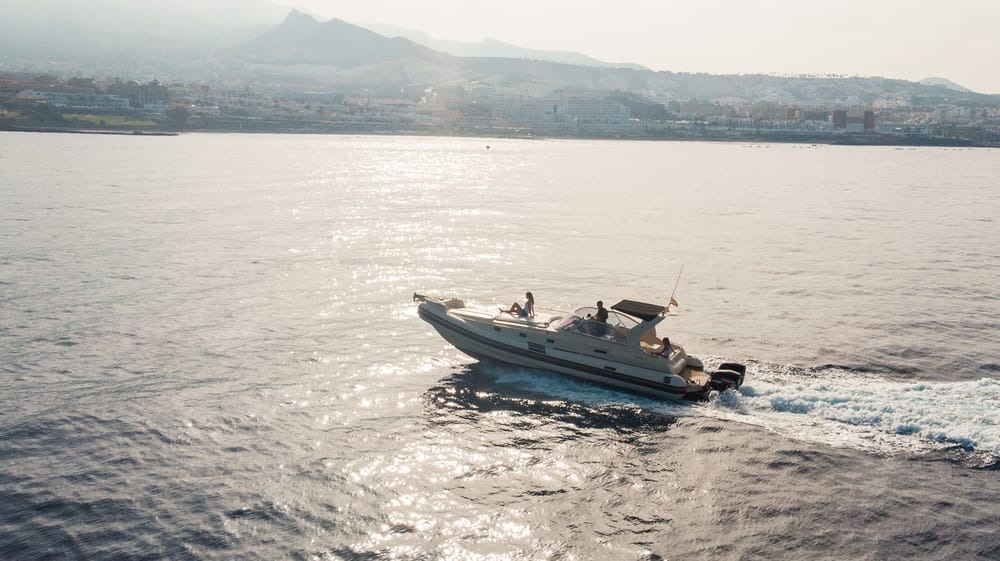 Private Charter · Opera 33